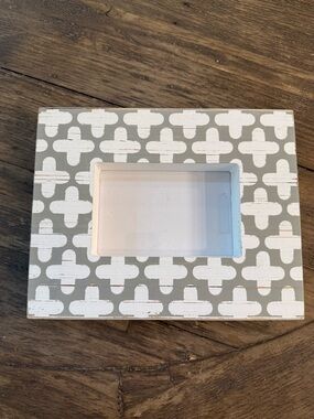 Mainstreet Collection Gray Clover 4x6 Distressed Wood Picture Frame Farmhouse